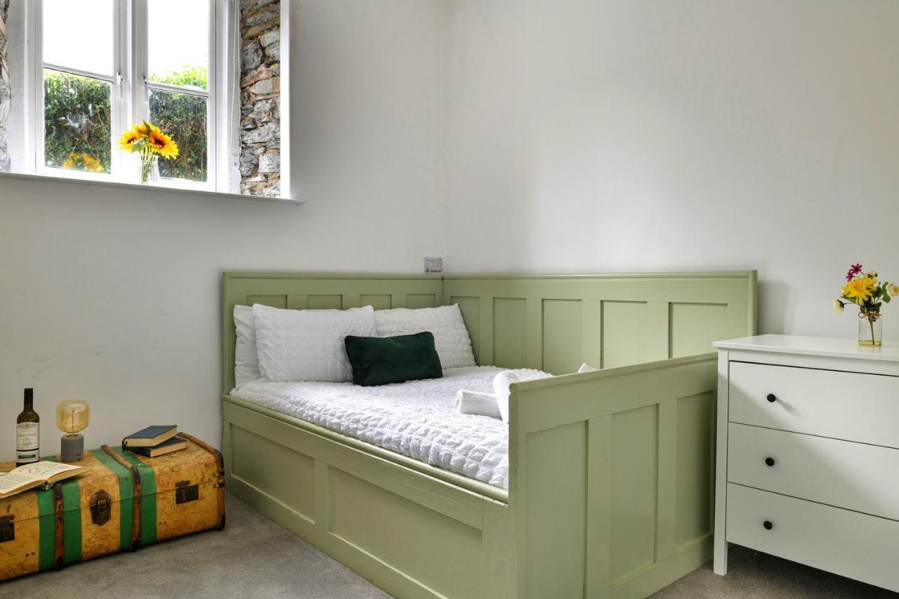 Finest Retreats - Luxury Converted Chapel With Hot Tub & Games Room Dinas Mawddwy Exterior foto