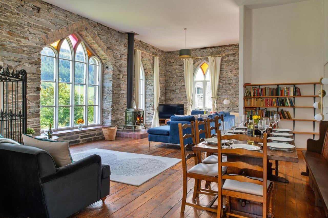 Finest Retreats - Luxury Converted Chapel With Hot Tub & Games Room Dinas Mawddwy Exterior foto