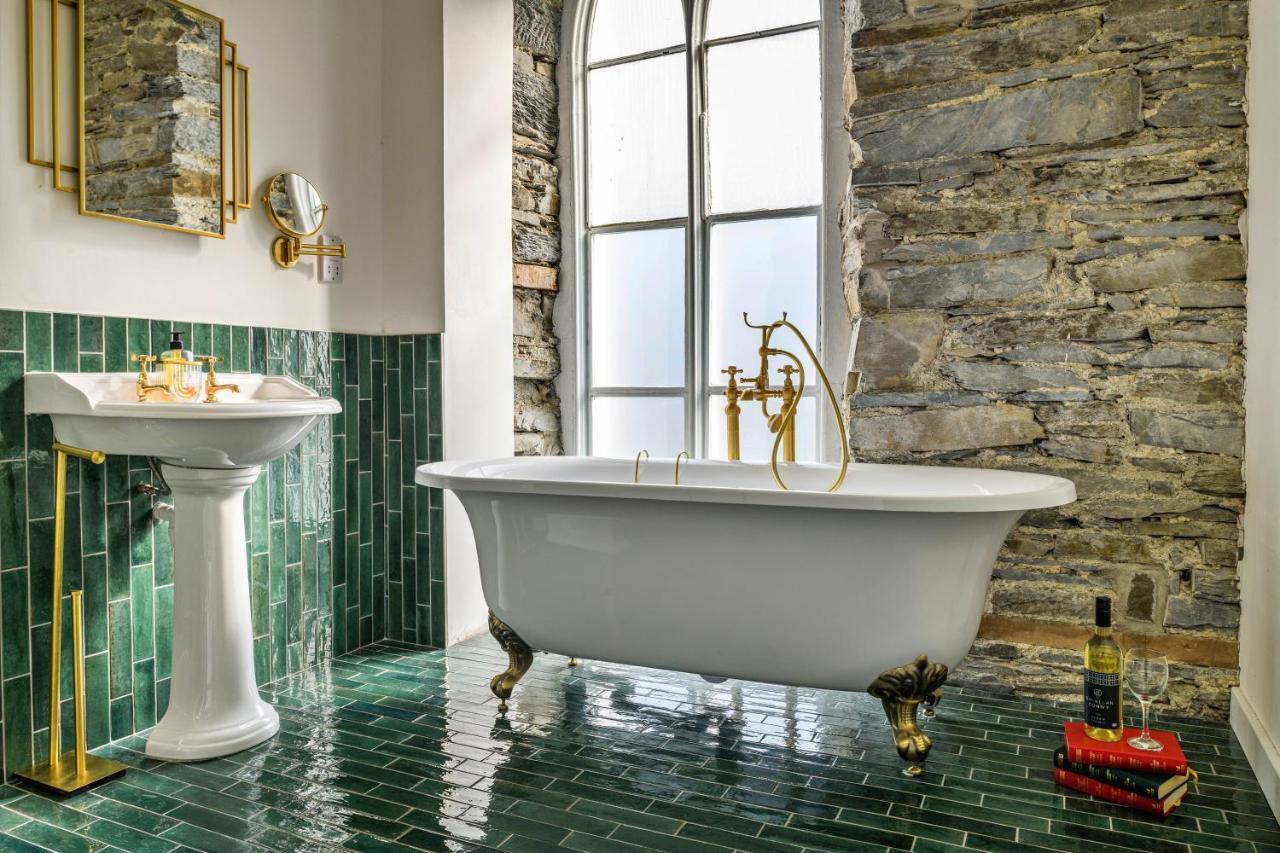 Finest Retreats - Luxury Converted Chapel With Hot Tub & Games Room Dinas Mawddwy Exterior foto